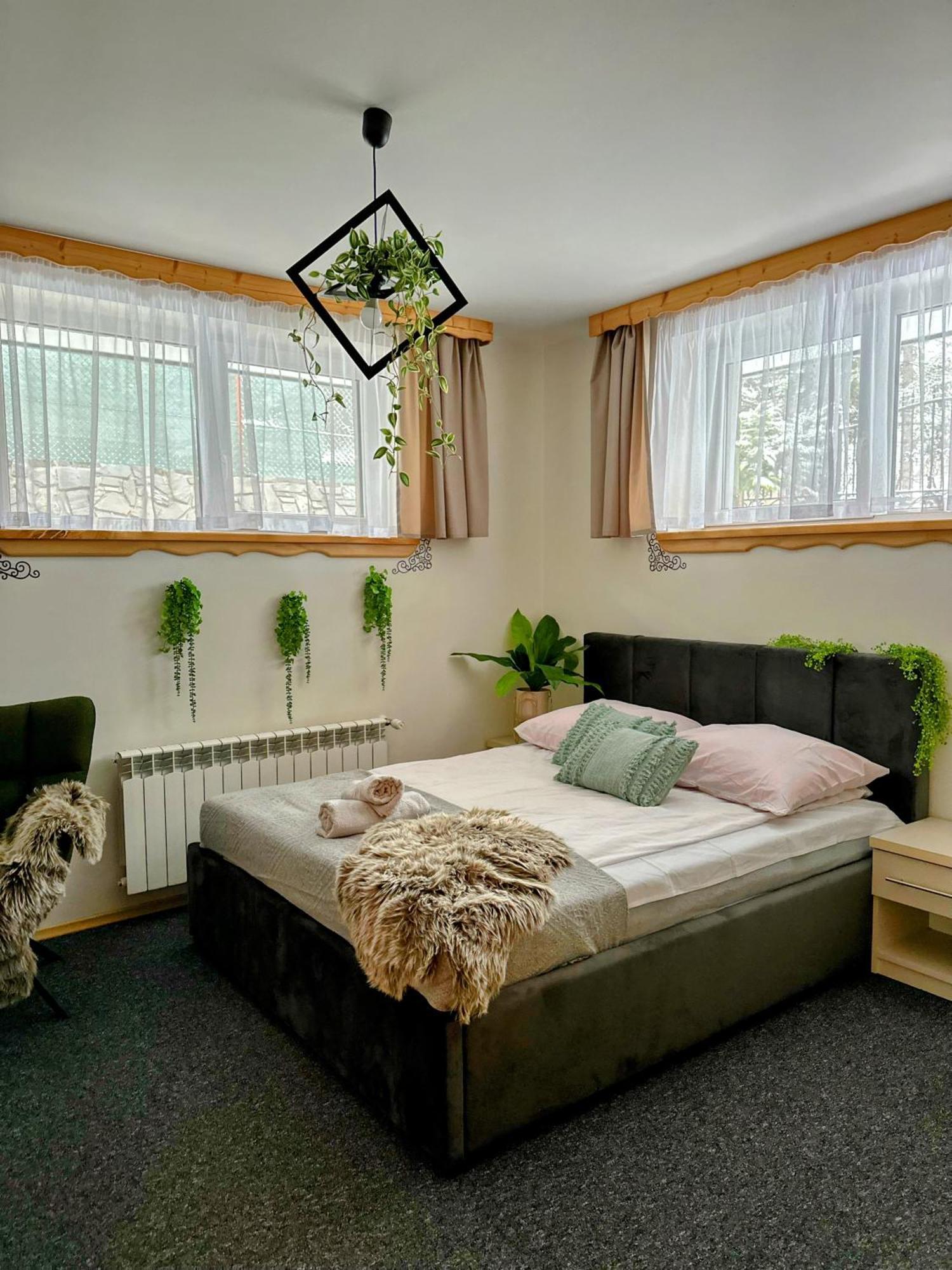 Podhalanska Apartment *