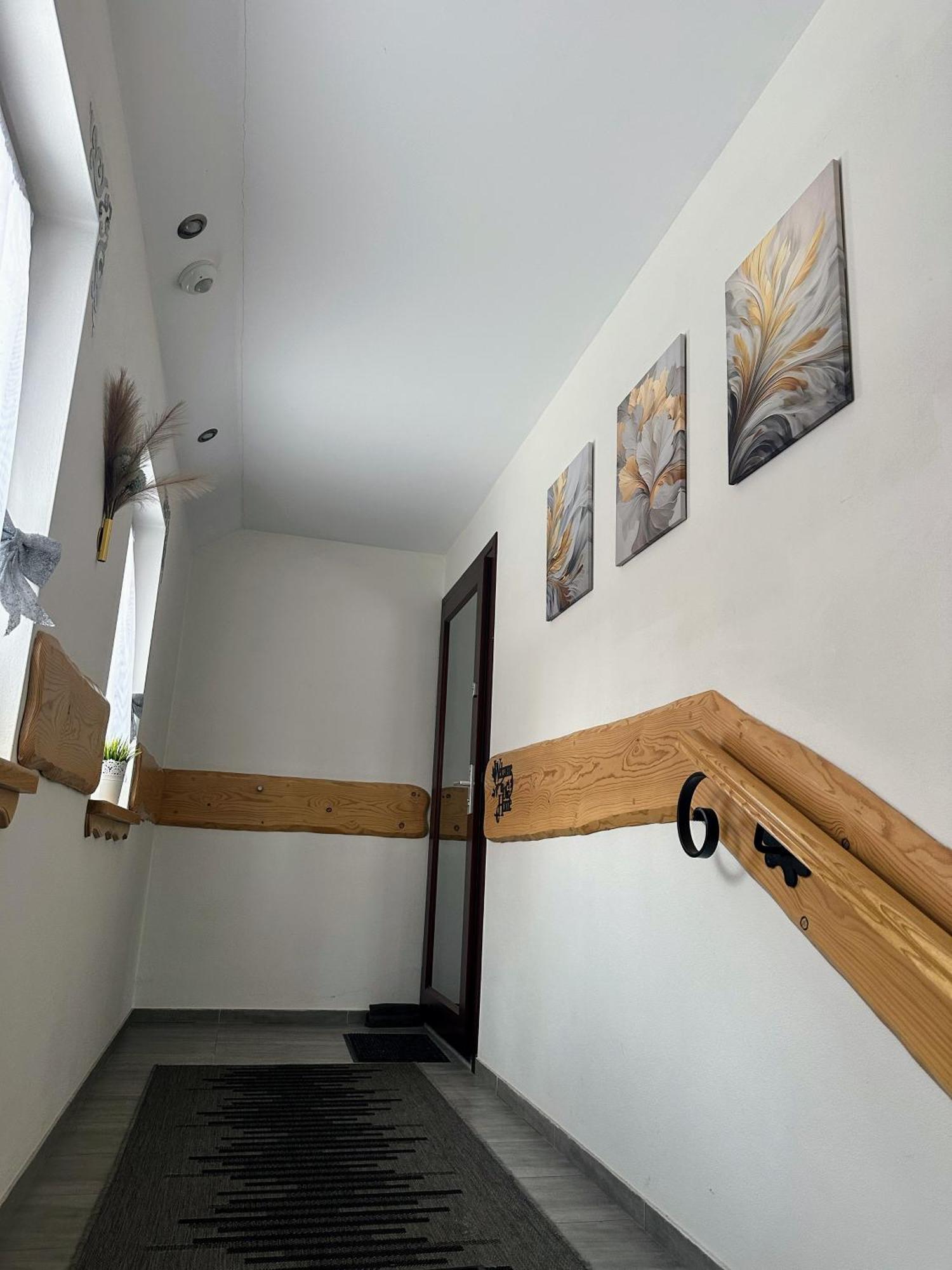 Podhalanska Apartment *