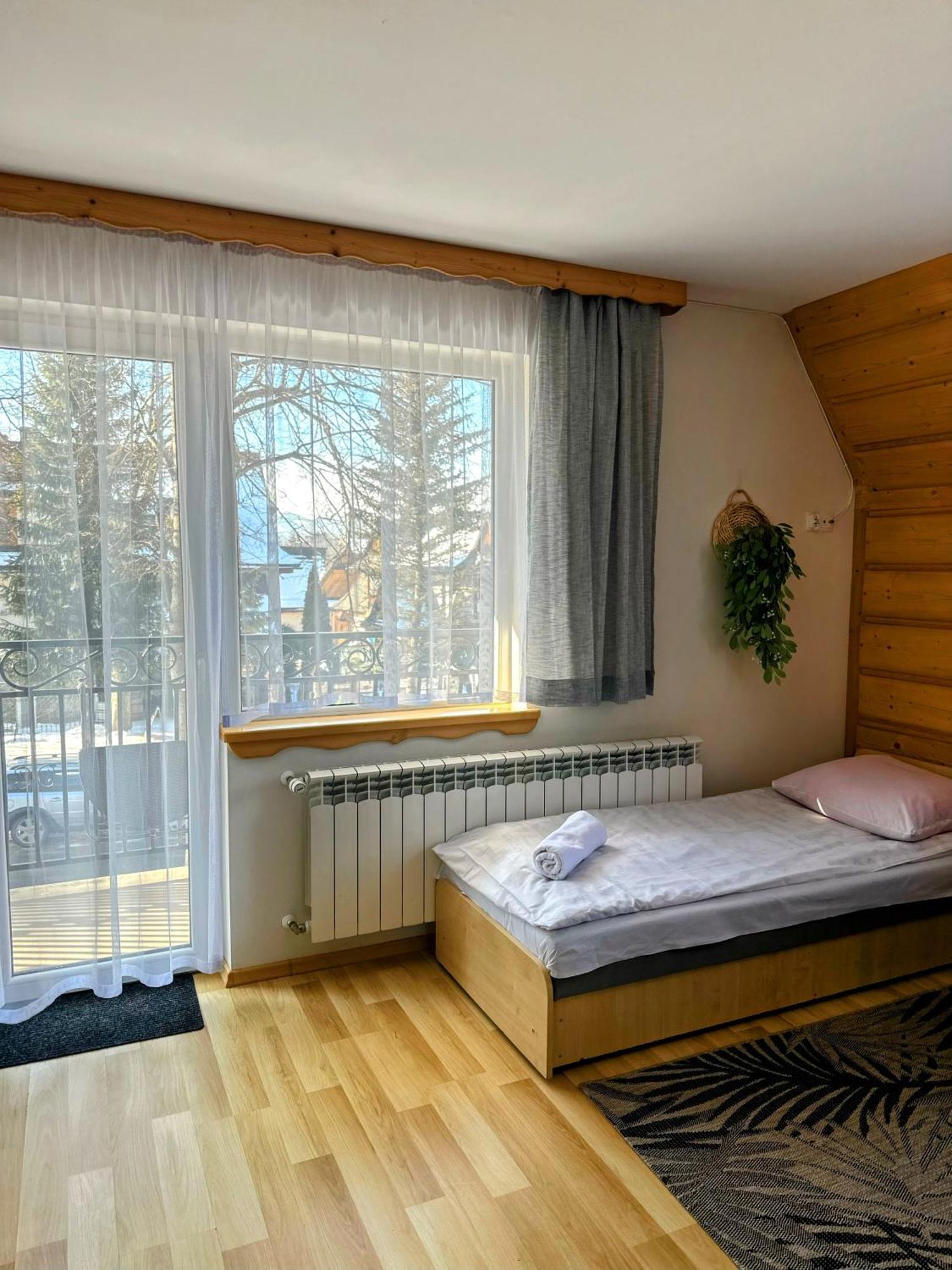 Podhalanska Apartment *