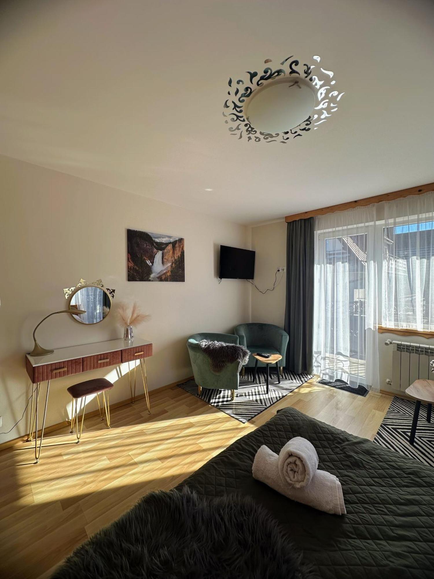 Podhalanska Apartment *
